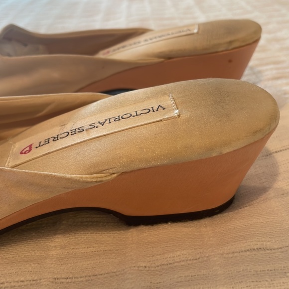 Victoria’s Secret shoes mules boudoir slippers satin pink white women’s size M - Picture 5 of 10